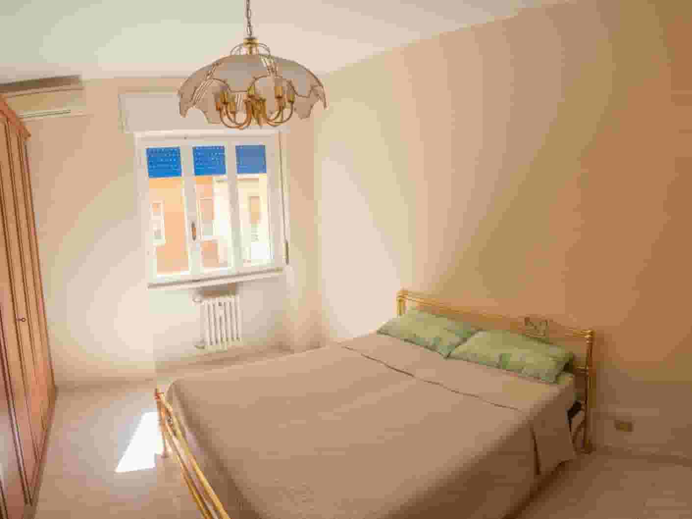 Thumbnail - Stanza singola, letto matrimoniale, trilocale