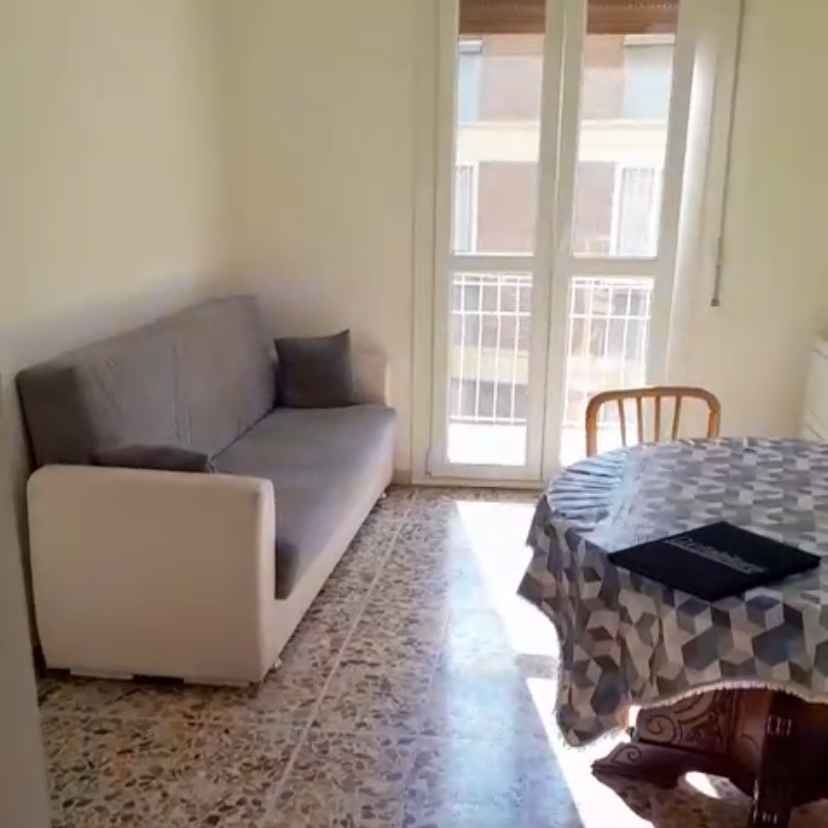 Immagine principale: Cerco coinquilinA