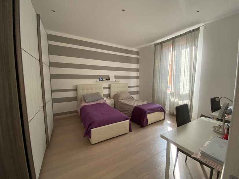 Immagine principale: Libero posto letto in doppia, per ragazza, in via San Felice