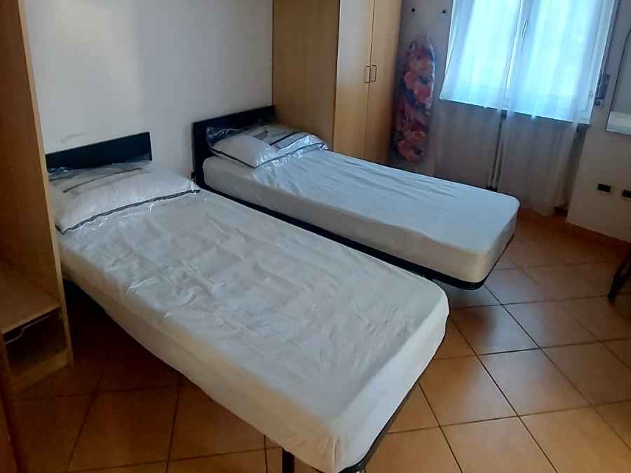 Immagine principale: Bed Spot Available for Girl – Parma
📍