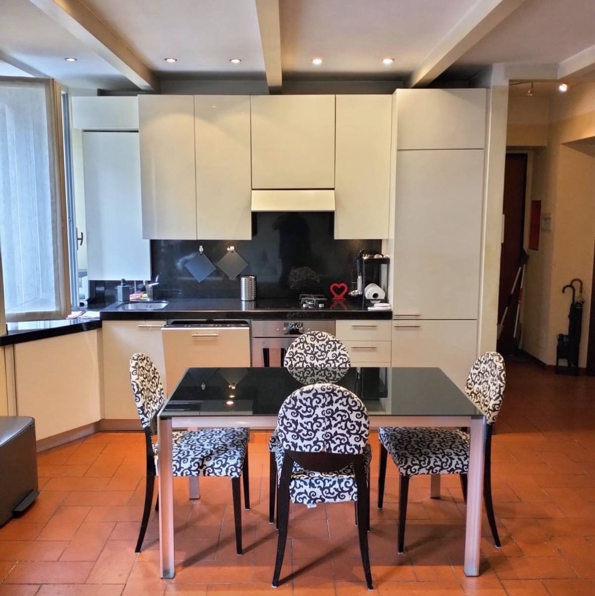 Immagine principale: Stanza matrimoniale con BAGNO PRIVATO – C.so Genova / Navigli / Cattolica