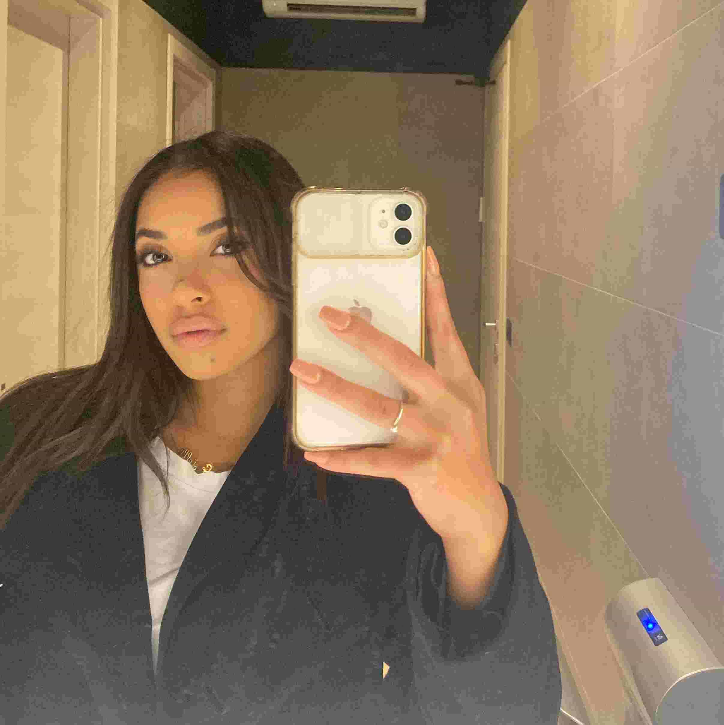Estelle Chacon's Rumix profile picture