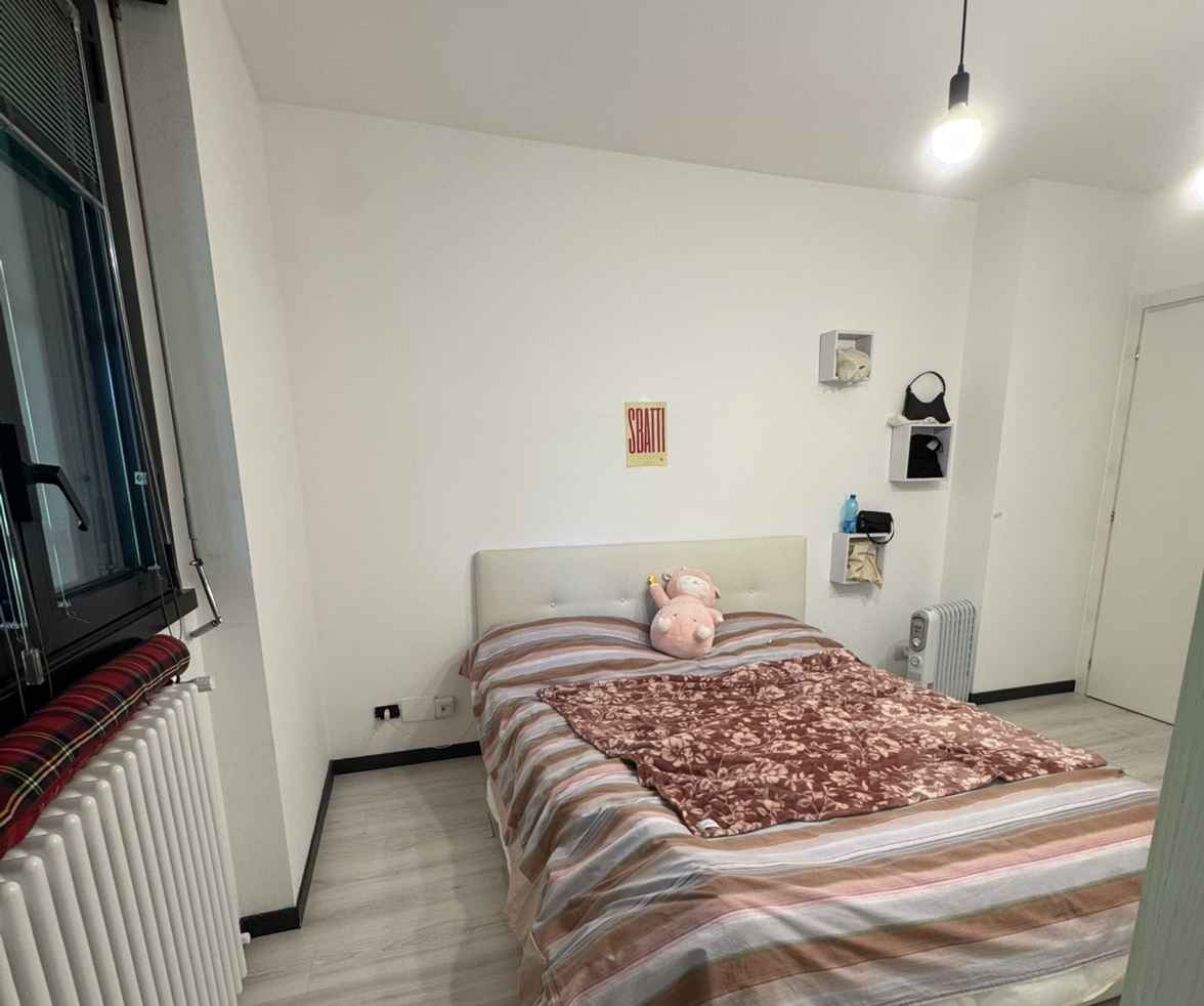 Immagine principale: Affitto camera matrimoniale uso singola in zona Solari