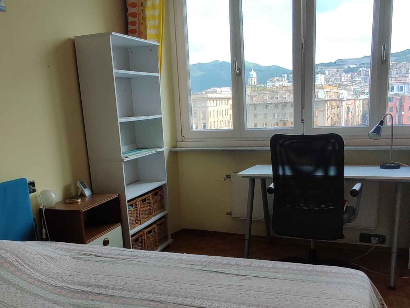 Immagine principale: Affitto una sola ampia stanza singola con utilizzo quasi esclusivo di ampio appartamento