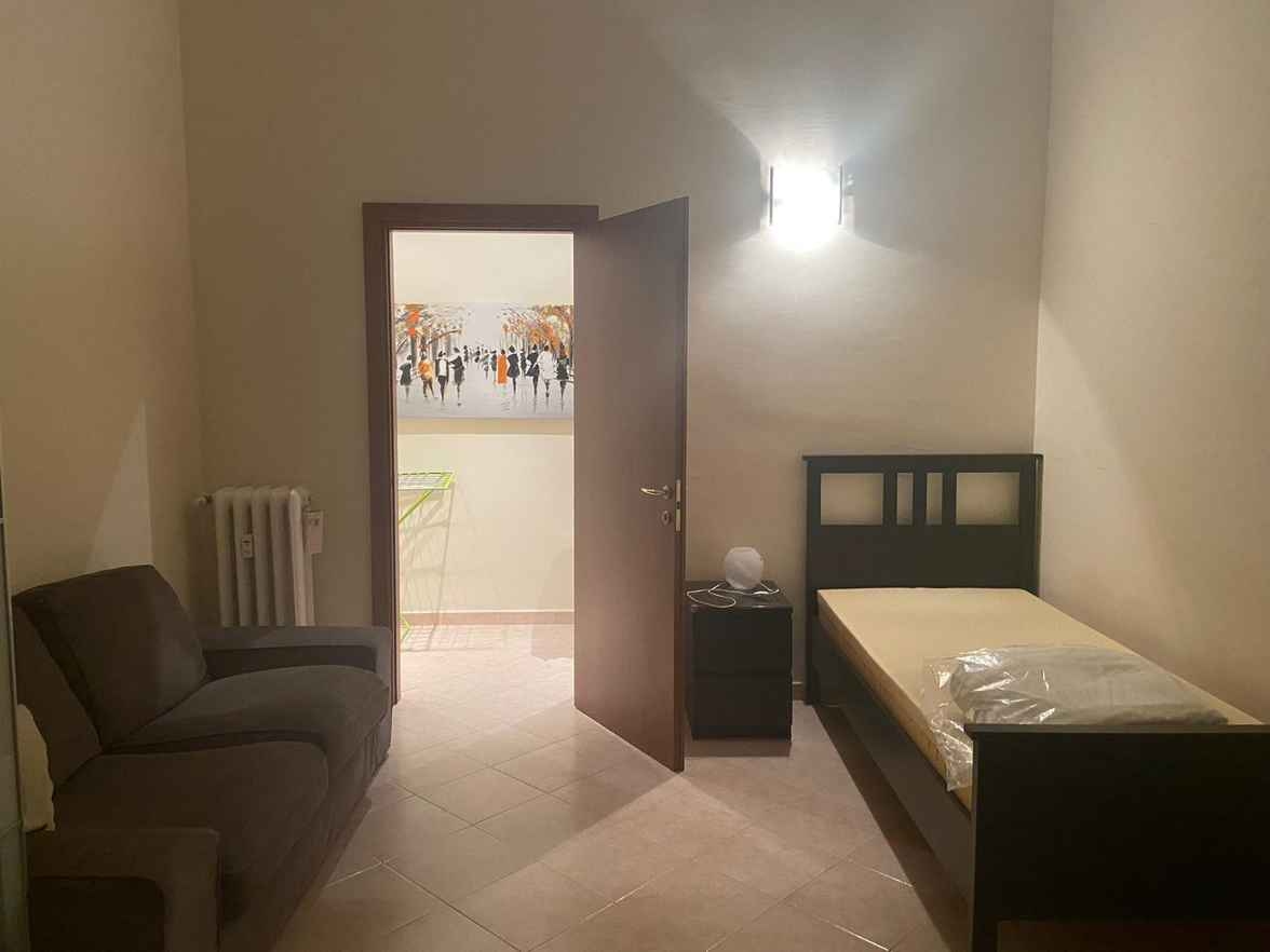 Immagine principale: Affitto stanza singola in via Rovereto 14 , terzo piano, fermata M1 Rovereto
