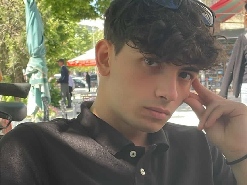 Immagine principale: Cerco Stanza o Casa/Appartamento con inquilini
