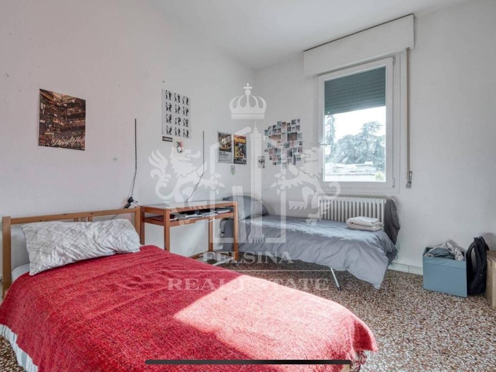 Immagine principale: Posto letto in camera doppia per studente in zona Sant' Orsola.